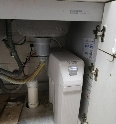 解析净水器显示出水小的原因及解决方法（深入了解净水器出水量减小的原因）