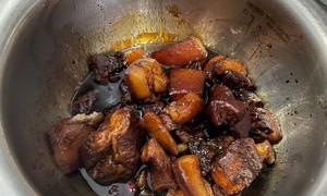 用电饭煲制作红烧肉的简易方法（快速、方便）