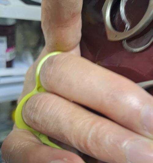 手机指环与手机支架如何配合使用？