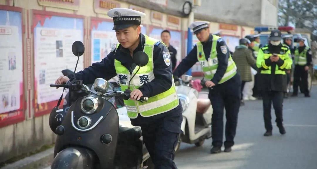 5月1日起，电动车、三轮、四轮车上路“3禁4罚”新要求，车主注意